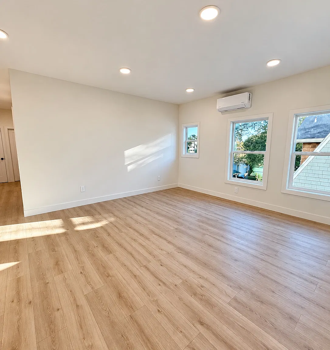 3 bed, 1100 sqft, $4,312 — Photo 4