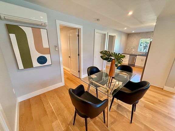 2nd image of 724 Ashland Ave #1