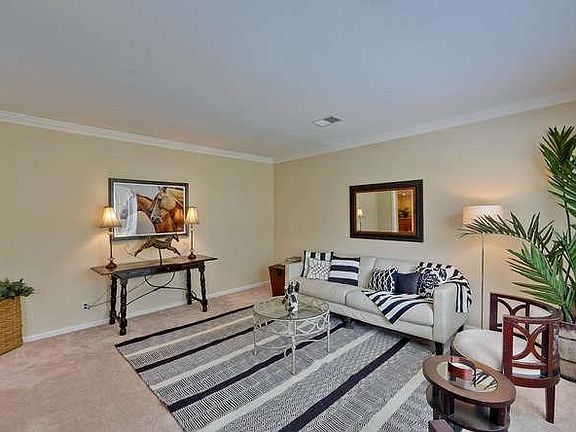 5th image of 965 Walglen Ct