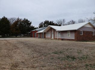201 Maple St, Hennessey, OK 73742