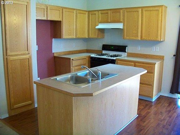3rd image of 2518 NE 164th Ave