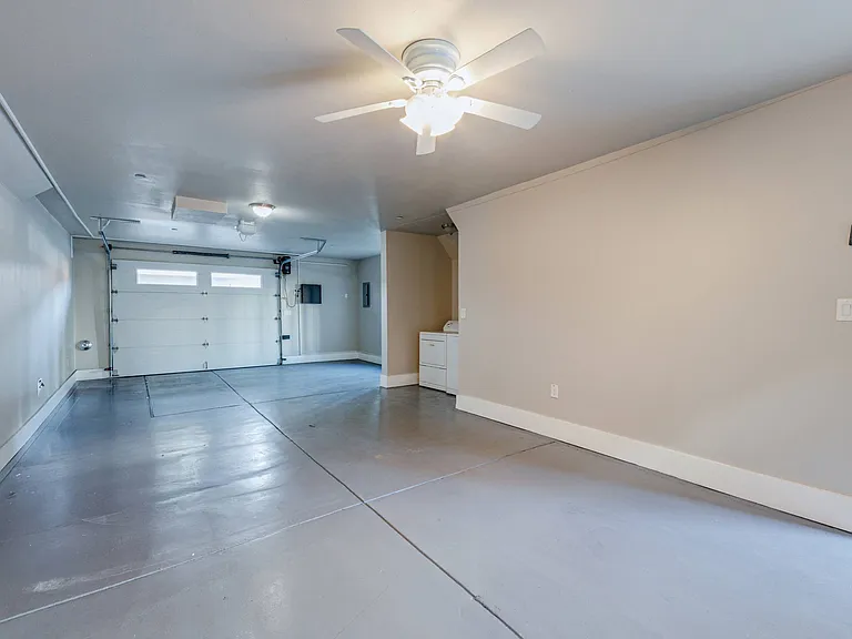 1168 W 36th Pl — Photo 22