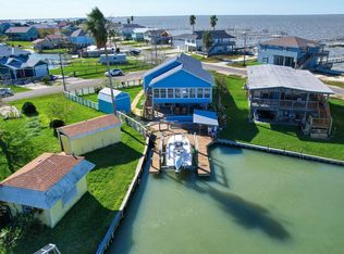 10 Scallop Dr, Rockport, TX 78382