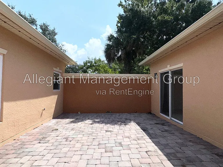1287 Glendora Rd N — Photo 37