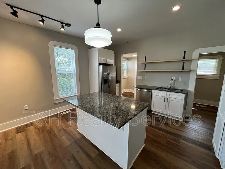 1123 Churchman Ave — Photo 7