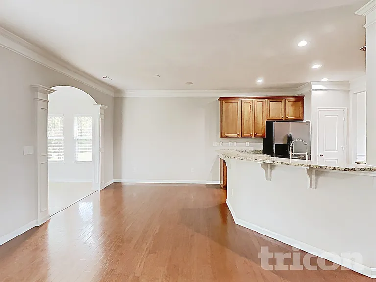 1413 Eastway Dr — Photo 5