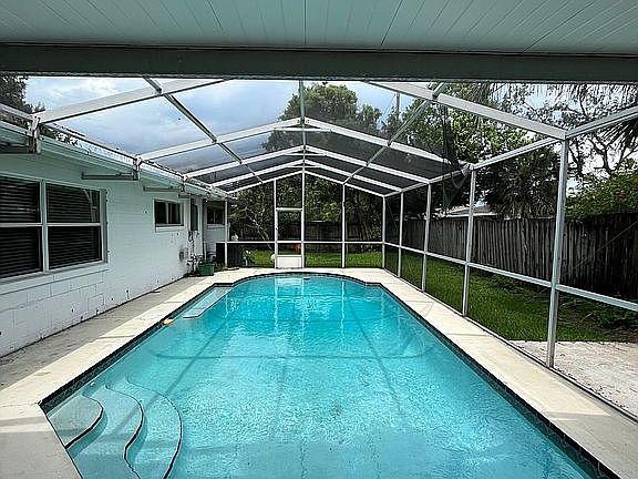 3rd image of 3138 Lowndes Dr