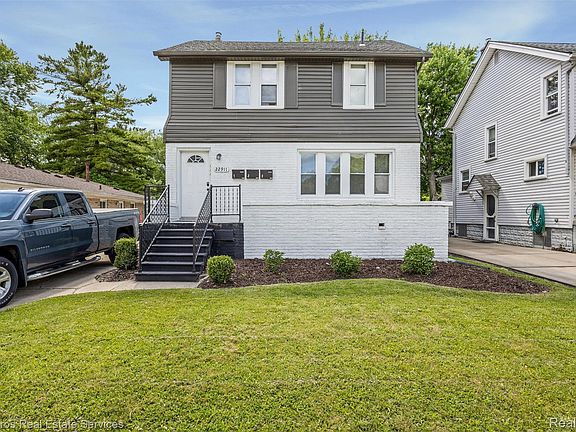 2nd image of 22911 Hayes Ave