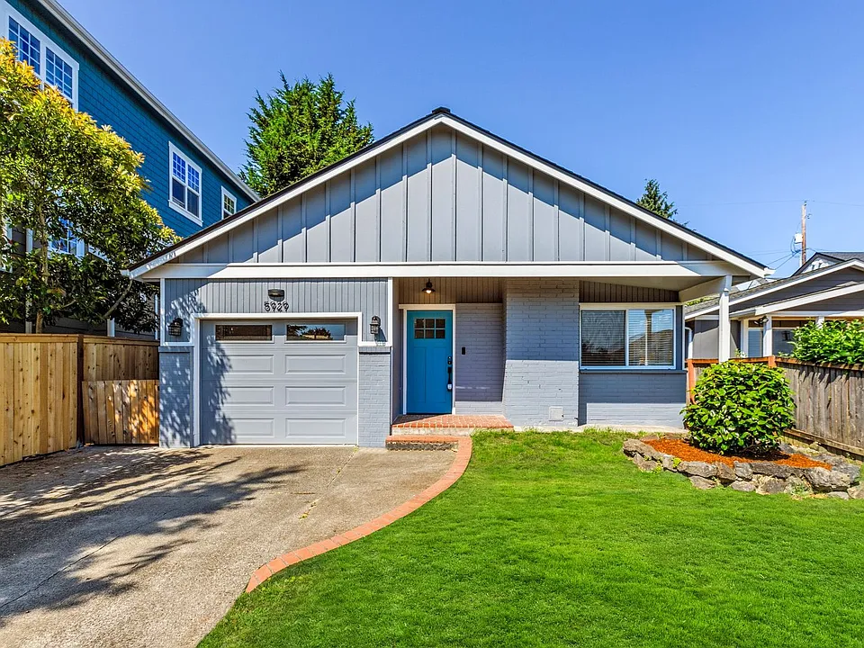 5929 32nd Ave SW
