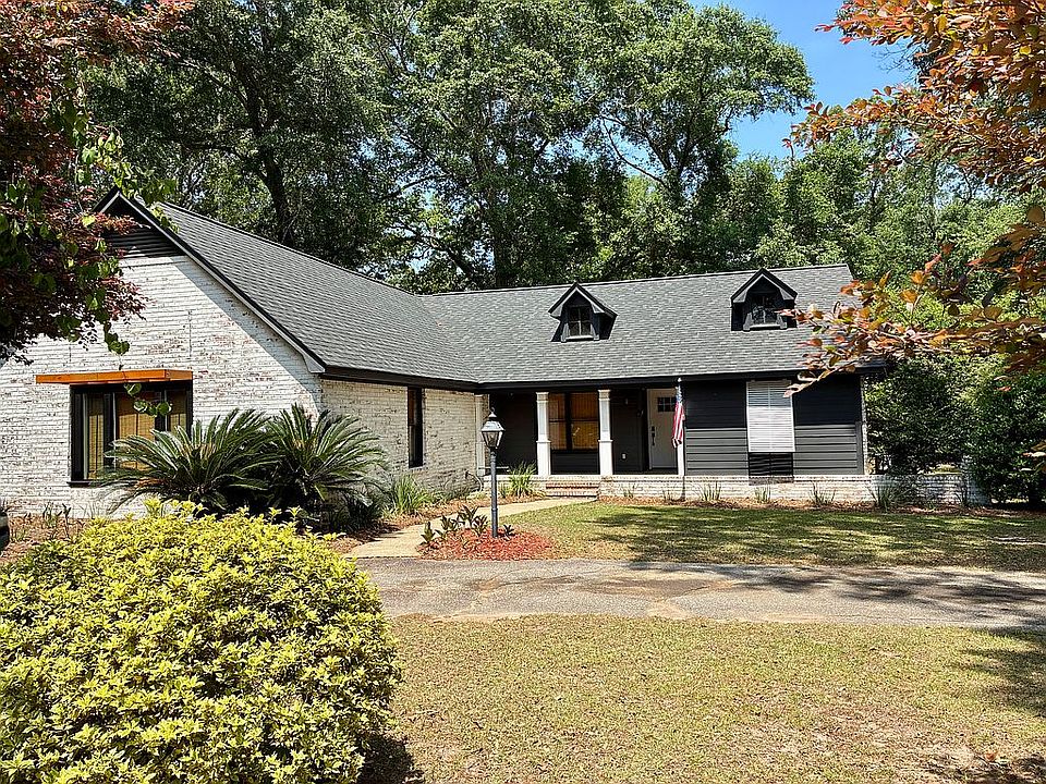 1st image of 1600 Dogwood Dr