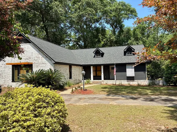 1600 Dogwood Dr, Bainbridge, GA 39819