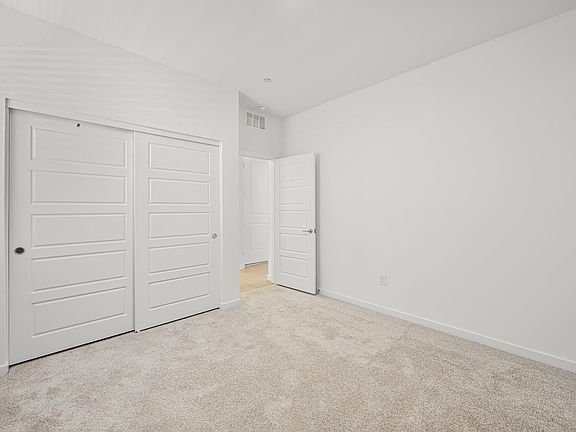 5 web or mls Lennar 10850 Lewis Pointe Ave 05