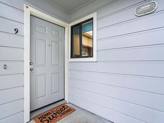 2nd image of 2601 Willowbrook Ln Unit 9