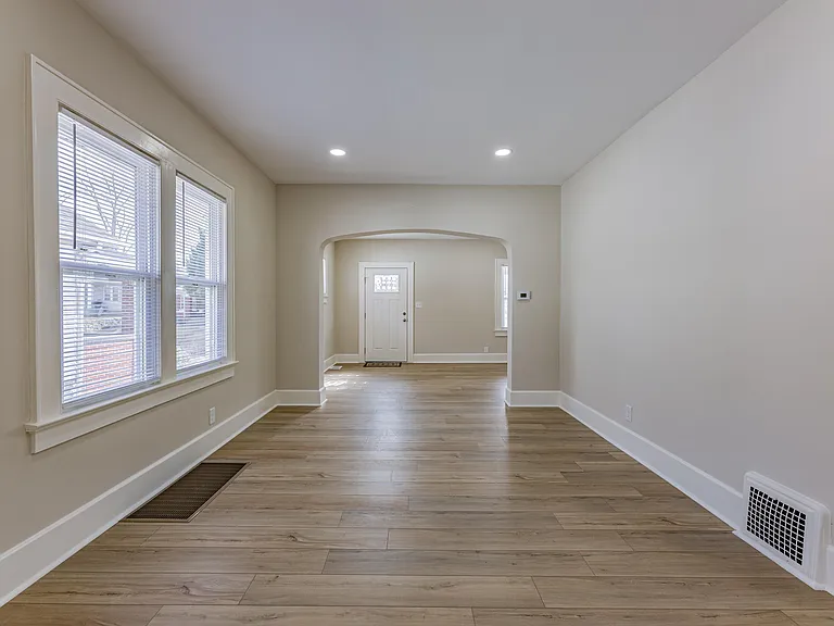 2727 Austin Ave — Photo 7