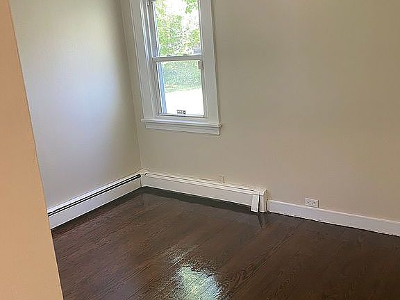 3rd image of 115 Shinnecock Ln