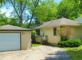 320 Lily Ln, Lakemoor, IL 60051