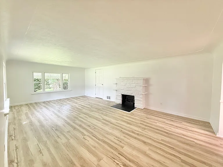 2020 W Hurd Rd — Photo 10