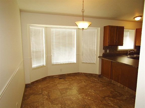 4th image of 3552 S Basswood Cv