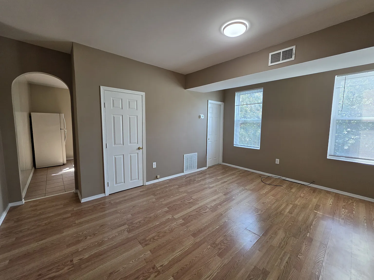 2 bed, 1100 sqft, $1,450 — Photo 2