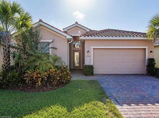 2394 Heydon Cir E, Naples, FL 34120
