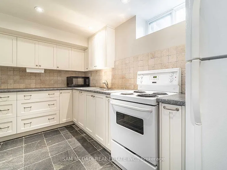 2588 Lundigan Dr #BASEMENT — Photo 14