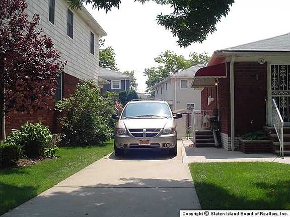 2nd image of 142 Buel Ave