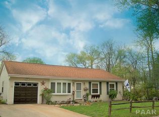 301 Bess St, Washington, IL 61571