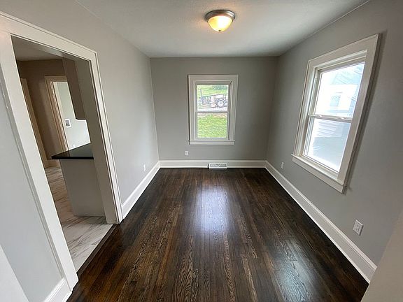 4th image of 210 N 10th St