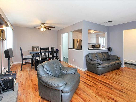 4th image of 25 Woodlawn Ave