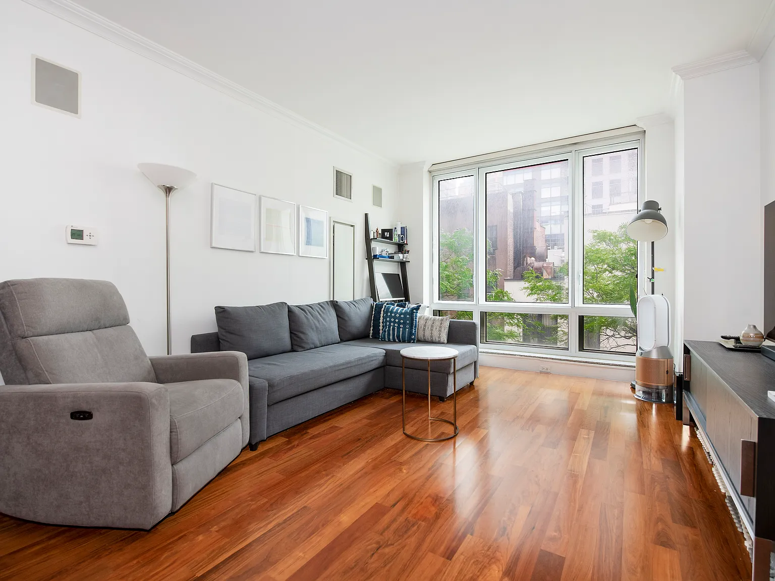 250 East 53rd Street — Photo 1
