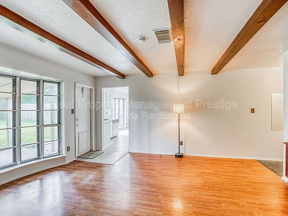 5th image of 500 Stoneledge Dr