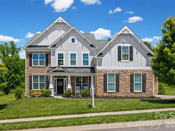 323 Forsythia Ln, Tega Cay, SC 29708
