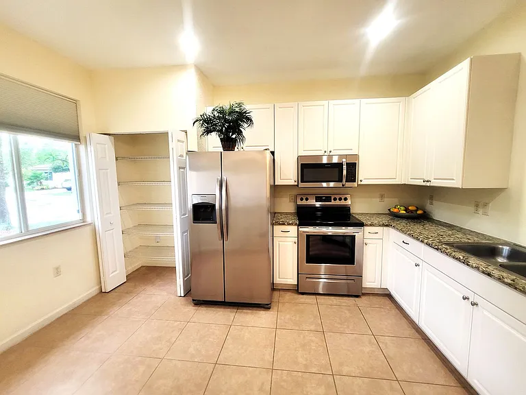2582 Langrove Ln SW — Photo 14