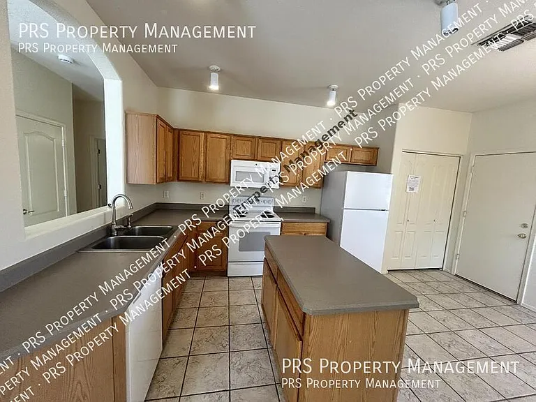 3317 E Park Ave — Photo 6