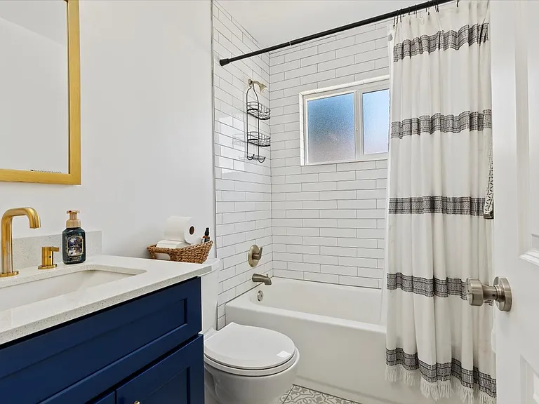 5750 S 4060 W — Photo 15