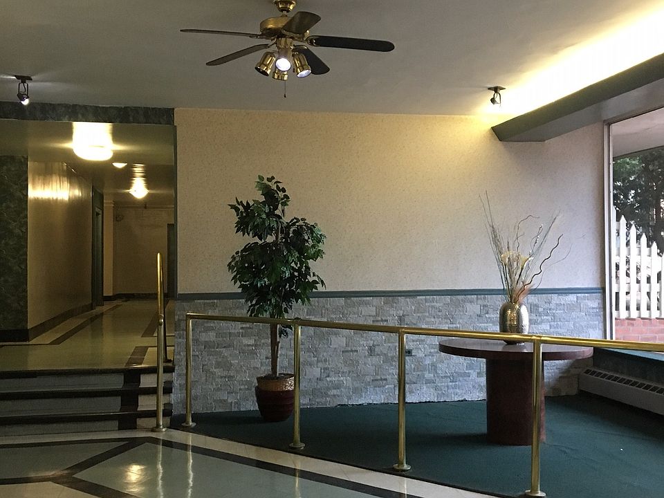 2nd image of 3235 Emmons Ave APT 123