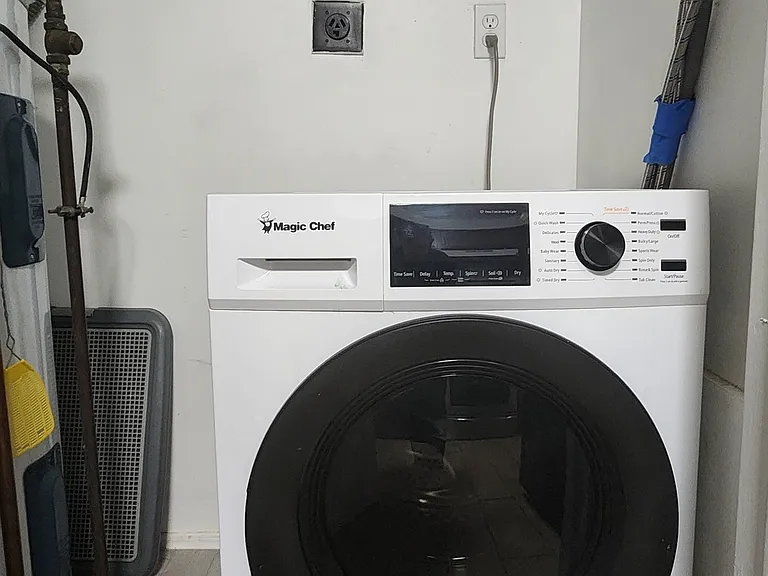 Washer/Dryer in unit