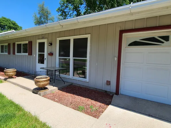 1212 Ogletree Pl, Dixon, IL 61021