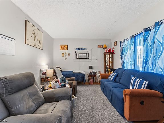 4th image of 3903 W 32nd St
