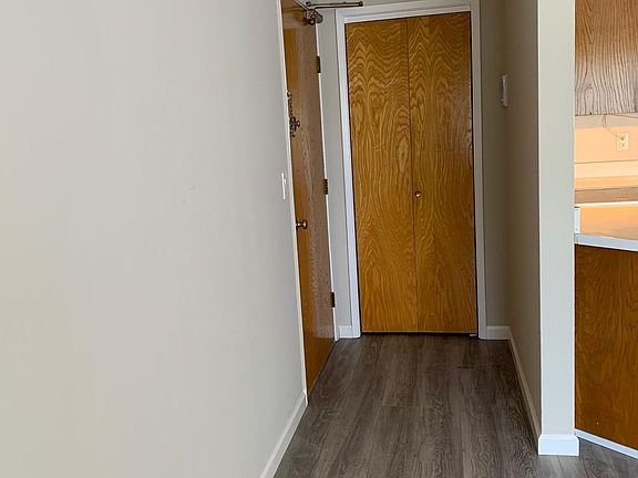 5th image of 1266 Hopkins Ave Unit 8