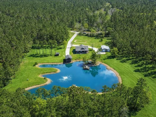 214 Hunters Hill Rd, Oakhurst, TX 77359