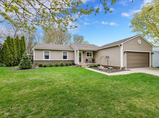 895 Fairway Trails Dr, Brighton, MI