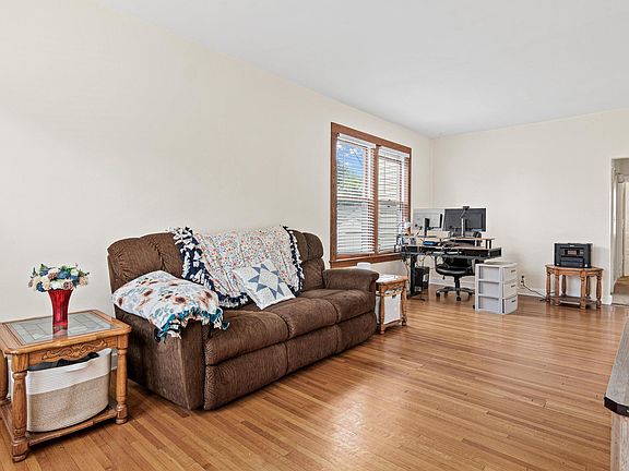 3rd image of 6029 Portland Ave