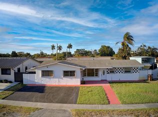 841 W 50th St, Hialeah, FL 33012