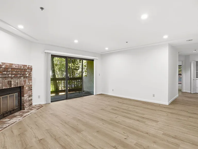 496 W Charleston Rd #103 — Photo 13