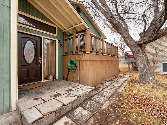2nd image of 38 Russell Ct N