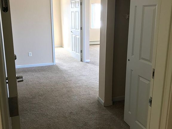 3rd image of 106 Cottonwood Ave N #108