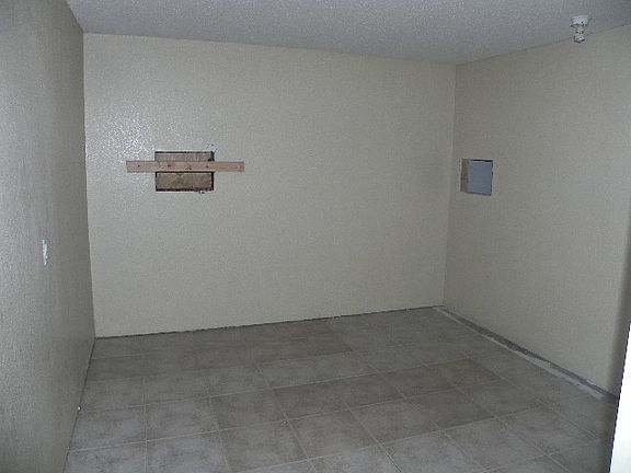 2nd image of 1826 El Paso St