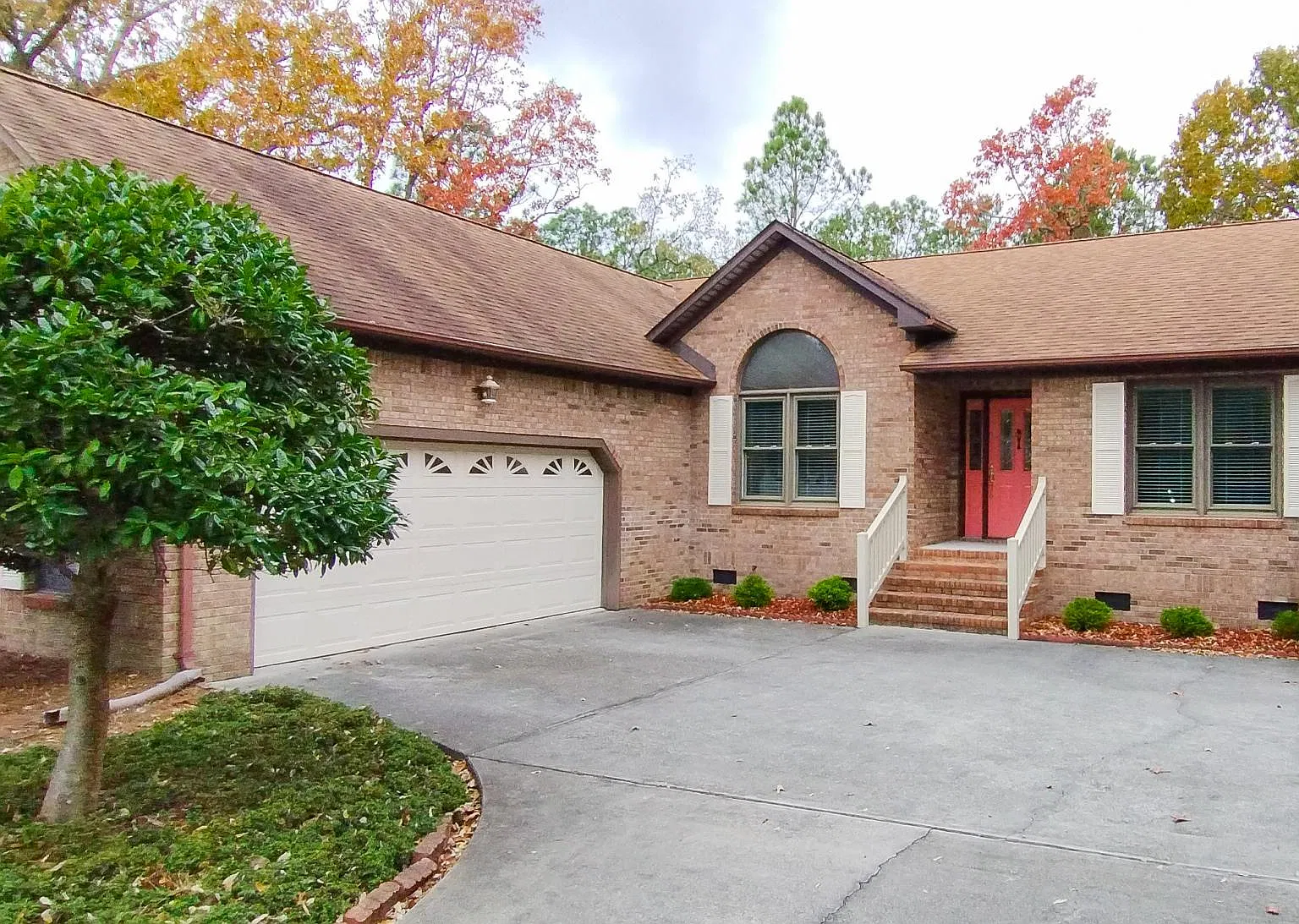 3 bed, 2064 sqft, $2,300 — Photo 1