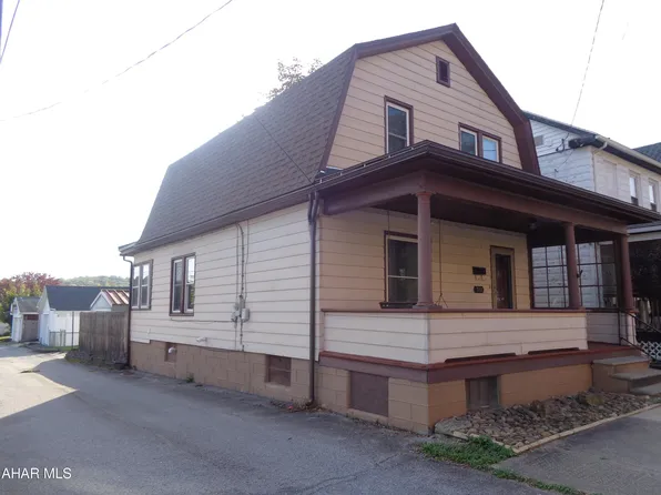 711 N 4th St, Altoona, PA 16601